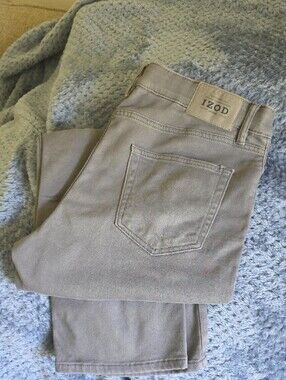 Izod Men's Gray Wide-Leg Jeans